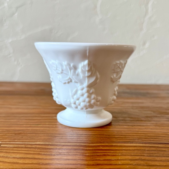Vintage Indiana Glass Milk Glass Punch Cup – Grape and Leaf Pattern - Picture 12 of 12
